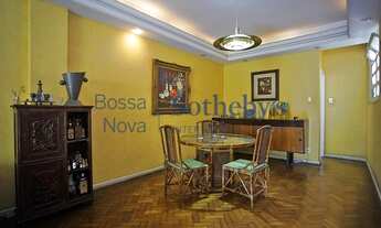 Imagem 2: Apartamento com vista para o Cristo Redentor e montanhas