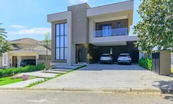 Imagem 2: Casa de condomínio para venda tem 580 metros quadrados com 4 quartos