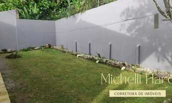 Imagem 3: Desfrute da natureza no jardim e da diversão na piscina com a família