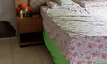 Imagem 2: Casa em rua pública