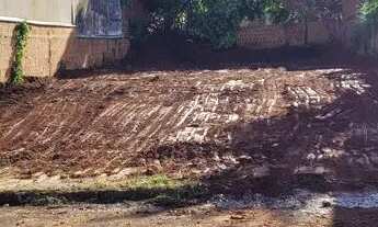 Imagem: Terreno Paraiso 5,5 x 24 plano entre residências