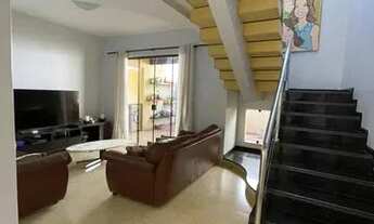 Imagem 2: Casa de condomínio sobrado para venda tem 339 metros quadrados com 4 quartos