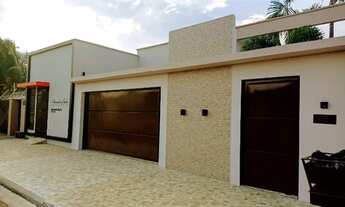 Imagem: Casa de 275 m2 no centro de Gurupi com 4