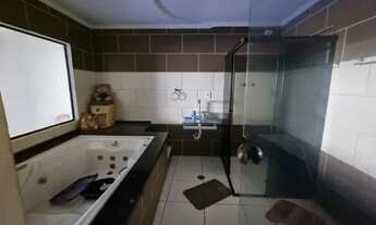 Imagem 2: Sobrado para aluguel e venda tem 250 metros quadrados com 4 quartos