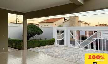 Imagem 4: Casa para aluguel e venda possui 250 metros quadrados com 4 quartos