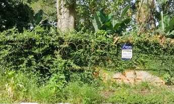 Imagem 3: Bolsão de Interlagos, em uma rua larga com segurança, e muito verde