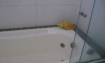 Imagem 2: Apartamento de três dormitórios no bairro Rio Branco em Porto Alegre