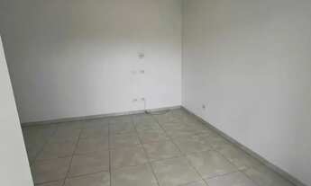 Imagem 7: Apartamento com Varanda Ampla e Ótima Localização