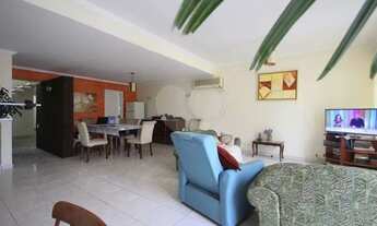 Imagem 2: Sobrado para aluguel e venda possui 350 metros quadrados com 5 quartos em Aclimação - São