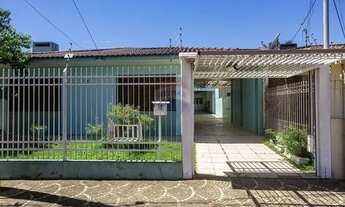 Imagem 2: Casa com piscina, espaço gourmet, 3 dormitórios, em Camobi, por apenas R$ 720.000,00