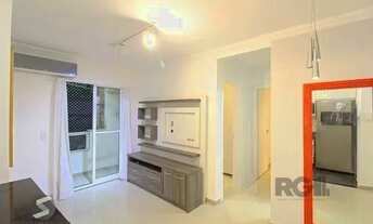 Imagem 6: Apartamento em Porto Alegre, no bairro Teresópolis, com 2 dormitório(s), e 2 banheiros, à