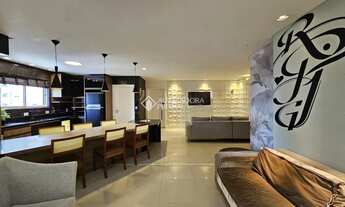 Imagem: Apartamento 3 Dormitórios, 2 Vagas, 136m²