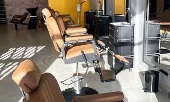 Imagem: Mobiliário COMPLETO de barbearia ALTO PADRÃO