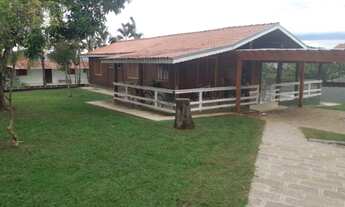 Imagem 5: Chacara com 2 casas, uma de madeira e uma de alvenaria, piscina