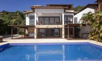 Imagem 2: Casa com jardim de inverno próximo à praia