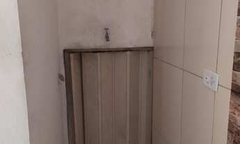 Imagem 2: Aluga-se 1 cômodo grande com banheiro