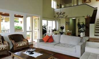 Imagem 3: Casa no miolo da Granja viana com 4 dorm sendo 2 suítes, 2 vagas cobertas