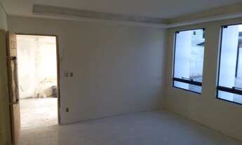 Imagem 2: Casa c/ 1suíte + 2 quartos ( Casa Repaginada) - Ótima Localização