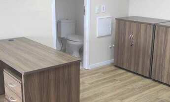 Imagem 5: Excelente sala comercial toda mobiliáda já pronta para escritório ,com luminárias e divis