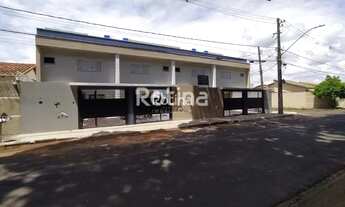 Imagem: Casa para aluguel, 2 quartos, 2 suítes