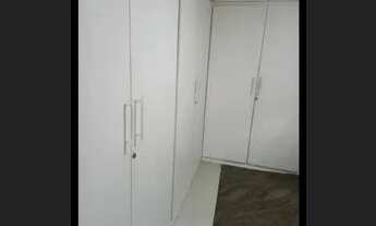 Imagem 3: Quarto lindamente mobiliado no melhor ponto da Barra da Tijuca