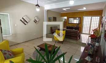 Imagem 2: Casa para Aluguel - Jardim Prestes de Barros, 3 Quartos, 217 m2