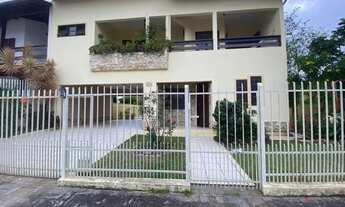 Imagem: Belíssima casa de 5 dormitórios no Bairro