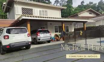 Imagem 2: Desfrute da natureza no jardim e da diversão na piscina com a família