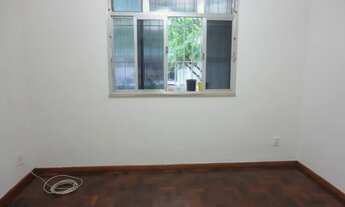 Imagem 4: Apartamento de frente, no térreo, composto por sala, 02 quartos, banheiro social, cozinha