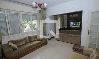 Imagem: Casa para Aluguel - Floresta, 4 Quartos