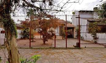 Imagem 2: Casa com 5 dormitórios e 247 m² à venda no bairro Partenon