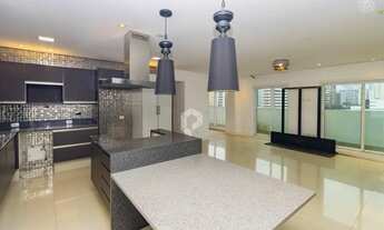 Imagem 7: Uma jacuzzi para curtir o verão e o inverno