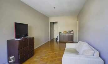 Imagem 2: Apartamento de dois quartos e uma vaga de garagem no bairro Auxiliadora em POA