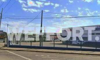 Imagem 2: Imóvel comercial em esquina com estacionamento