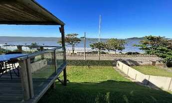 Imagem 3: Sobrado Frente Mar Balneário Piçarras com 6 Suítes - Terreno com 1102m²