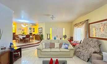 Imagem 6: Casa de esquina com 285m², 3 dormitórios, sendo 1 suites, 4 vagas - amplo pátio