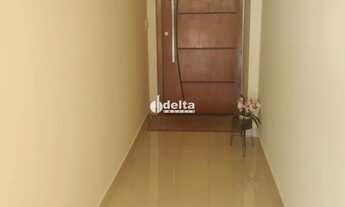 Imagem 3: Casa em condomínio com 3 quartos disponível para Venda no bairro Jardim Califórnia em Uber