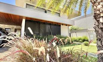 Imagem 2: Casa térrea mobiliada e decorada à venda com 329 m2 de construção, 4 suítes, Jardins Milão