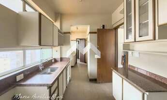 Imagem 6: Imóvel para venda possui 260 metros quadrados com 4 quartos