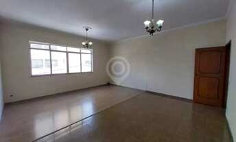 Imagem: Casa de rua / Residencial / Centro