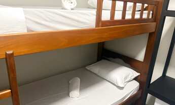 Imagem 2: Quarto mobiliado com armário, ar-condicionado e frigobar - Marta Helena - Uberlândia