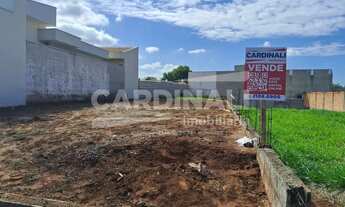 Imagem 4: Terreno com localização privilegiada, pronto para construir a casa ou comércio do seus son