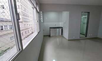 Imagem 3: Apto Centro, frente, amplo, sol, reformadíssimo, Rua 16 de março, próximo de tudo - Petróp