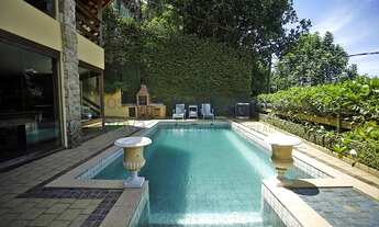 Imagem 3: Casa rodeada pela natureza