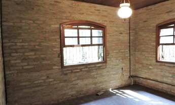 Imagem 4: CASA ESTILO ÚSTICO , TIPO CASA DE CAMPO, COM QUADRA DE TÊNIS DE SAIBRO