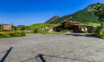 Imagem 2: Condomínio Pedra do Vale Maricá - Lote plano com 450² cercado de verde!