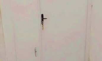 Imagem 2: Aluga se uma kitnet de 1 quarto. R$300,00 só paga luz