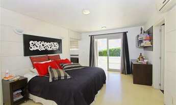 Imagem 5: Bem-vindo à elegância e ao conforto definitivos na deslumbrante casa de alto padrão no pre