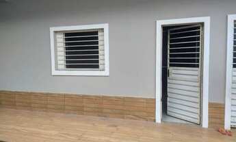 Imagem 2: ALUGAM-SE APARTAMENTOS TÉRREO// 1° ANDAR