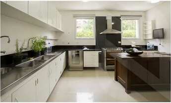 Imagem 6: Casarão Clássico em Condomínio Exclusivo - Sem Igual